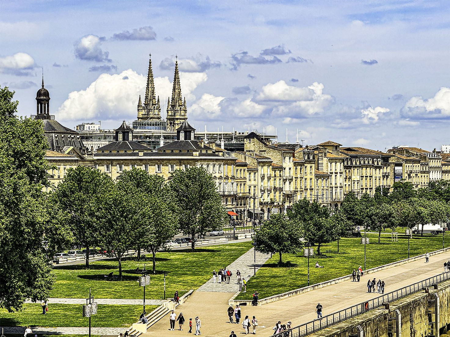 Cruise Ship Balmoral: Staying Overnight in Bordeaux