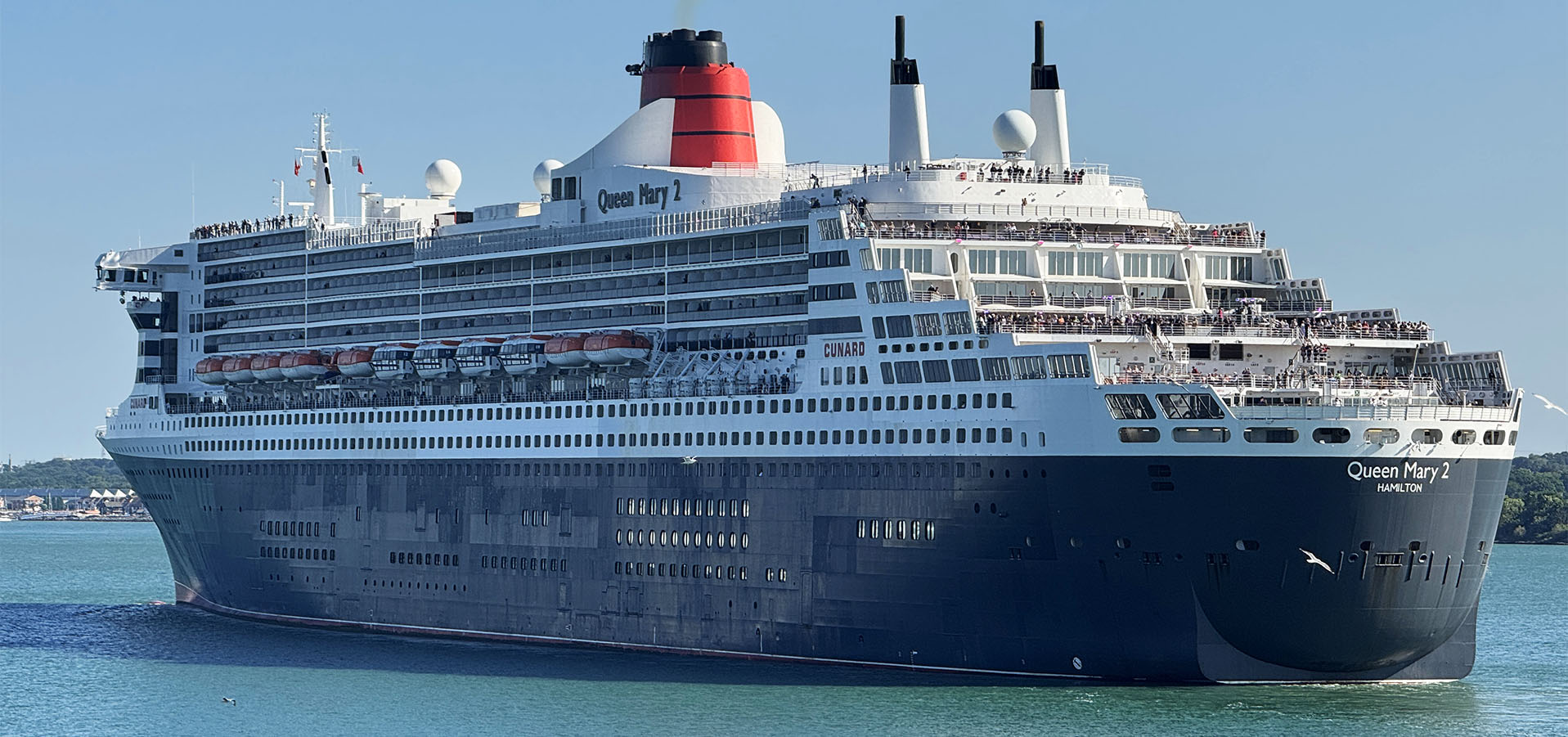 A Close Encounter with Ocean Liner Queen Mary 2